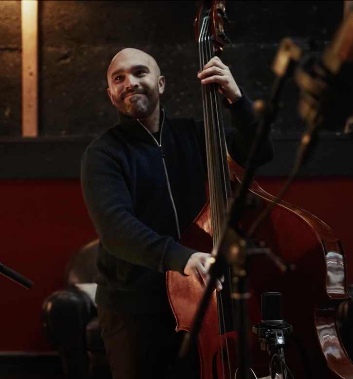 Mattieu Torsat à la contrebasse
